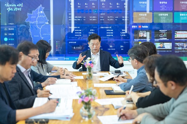 광명시가  지난 8일 발생한 아동 유괴 미수 사건으로 인한 시민 불안을 해소하고 아동 대상 범죄를 사전에 차단하기 위해 가칭 ‘광명안전단’을 구성한다. 