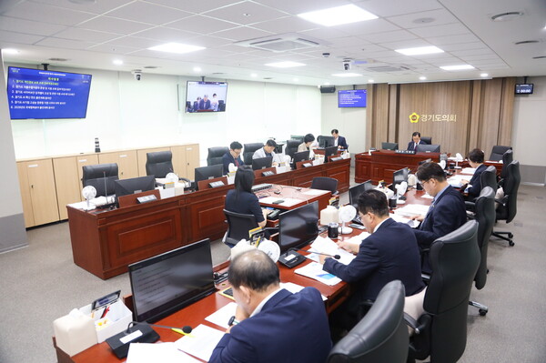 경기도의회 미래과학협력위원회는 지난 9월10일부터 12일까지 열린 제386회 임시회에서 조례안, 동의안, 2025년도 제2회 추가경정예산안 등을 심의했다.(사진=경기도의회)