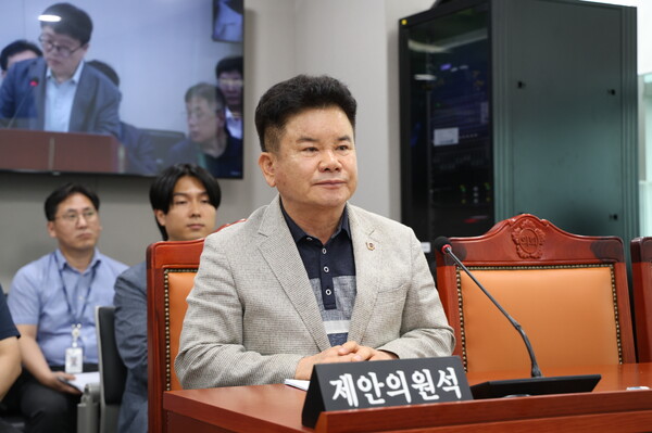 문병근 도의원이 수도권남부 광역교통난 해소와 균형 발전을 위한 '경기남부광역철도 국가철도망 반영 촉구 건의안'이 대표발의했다. (사진=경기도의회)