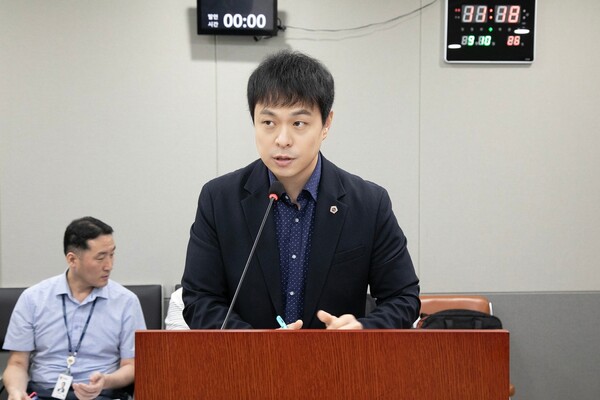 유영일 경기도의회 의원이 9월10일 경기도의회 제386회 임시회 제2차 도시환경위원회 회의에서 발언하고 있다. (사진=경기도의회)