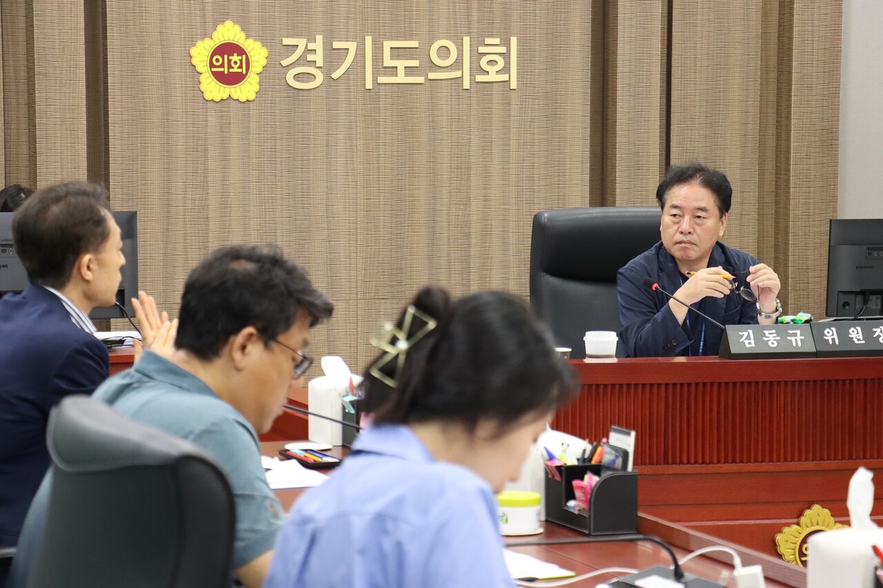 경기도의회 더불어민주당 정책위원회가 9월 16일부터 17일까지 보건복지위원회 회의실에서 2025 정책오디션을 통해 제안된 24개 신규 사업에 대한 업무보고를 진행했다. (사진=경기도의회)