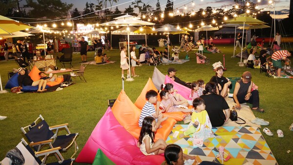 안성시가 올여름 진행한 신야간경제활성화 사업이 시민 문화 향유 확대와 지역경제 활성화라는 두 가지 성과를 거뒀다. (사진=안성시)