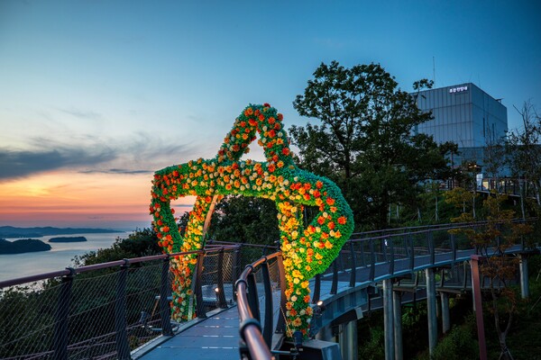 김포시가 9월19일 서울 KG타워 하모니홀에서 열린 '2025 대한민국 지방자치단체 행정대상' 시상식에서 기초자치단체 문화·관광 부문 대상을 받았다. (사진=김포시)