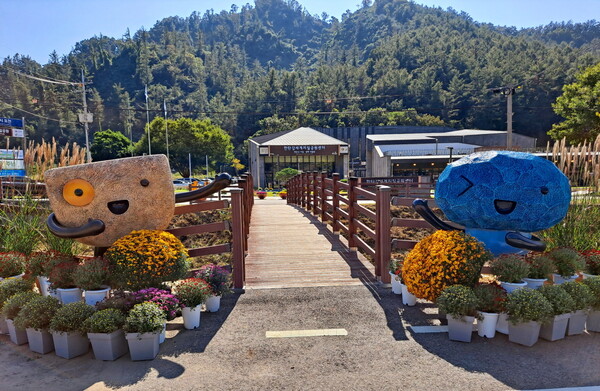 포천시가 한탄강 세계지질공원에서 한가위를 맞아 다양한 문화·체험행사를 10월 7일부터 10일까지 나흘간 개최한다. 