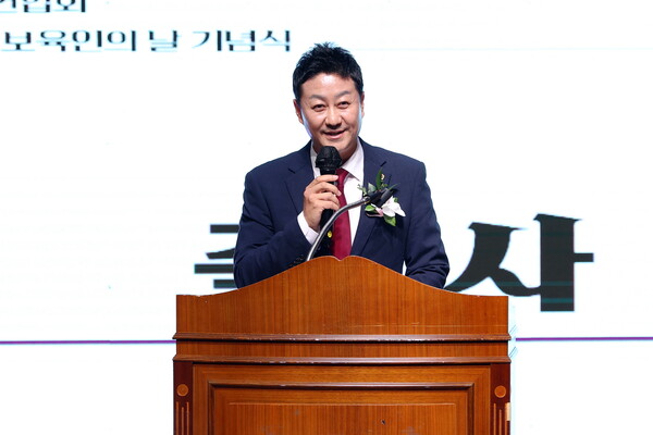 김진경 경기도의회 의장은 13일 오후 개최된 2025년 시흥 보육인의 날 기념식에 참석해 시흥시 보육인들에 대한 격려와 감사를 표명했다. (사진=경기도의회)