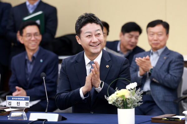 김진경 경기도의회 의장(민주당, 시흥3)이 ‘대한민국시도의회의장협의회 2025년 제6차 임시회’에 참석해 지방의회 기능 확대 등 다양한 의제를 논의했다고 31일 밝혔다.  (사진=경기도의회)