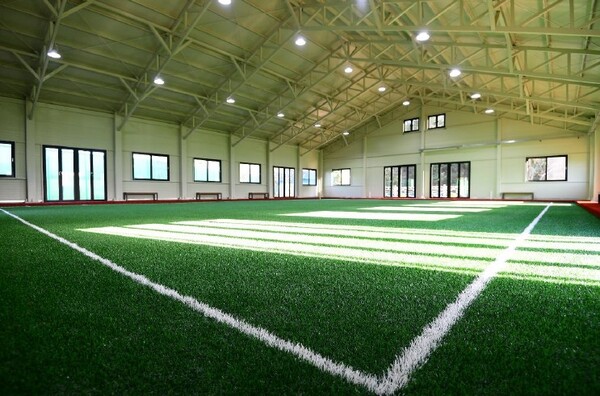 안성시가 지난해 11월 기록적인 폭설로 피해를 입은 공공체육시설 12개소의 복구를 10월 말 완료하고 11월부터 정상 운영에 들어갔다. (사진=안성시)