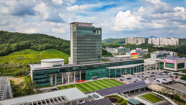 용인특례시가 2026년 1단계 희망드림일자리사업 참여자 300명을 모집한다. 모집 기간은 11월 10일부터 21일까지이며, 만 18세 이상 용인 시민이면 신청할 수 있다.(사진=용인시)