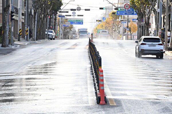 부천시는 삼정동 공업지역 오정로 700m 구간에 사물인터넷(IoT) 기반 환경개선 시스템인 '오정로 클린로드'를 구축하고 준공했다. (사진=부천시)