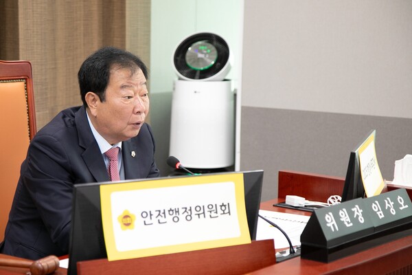 임상오 경기도의회 의원은 11월14일 경기도 안전관리실 행정사무감사에서 질의를 하고 있다. (사진=경기도의회)