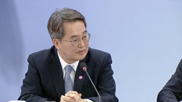 김동연 경기도지사는 11월17일 자신의 sns를 통해 "한미 관세·안보 팩트시트를 '백지시트'로 폄훼하는 것은 국익을 해치는 선동일 뿐"이라고 밝혔다. (사진=김동연 경기도지사 sns 갈무리)