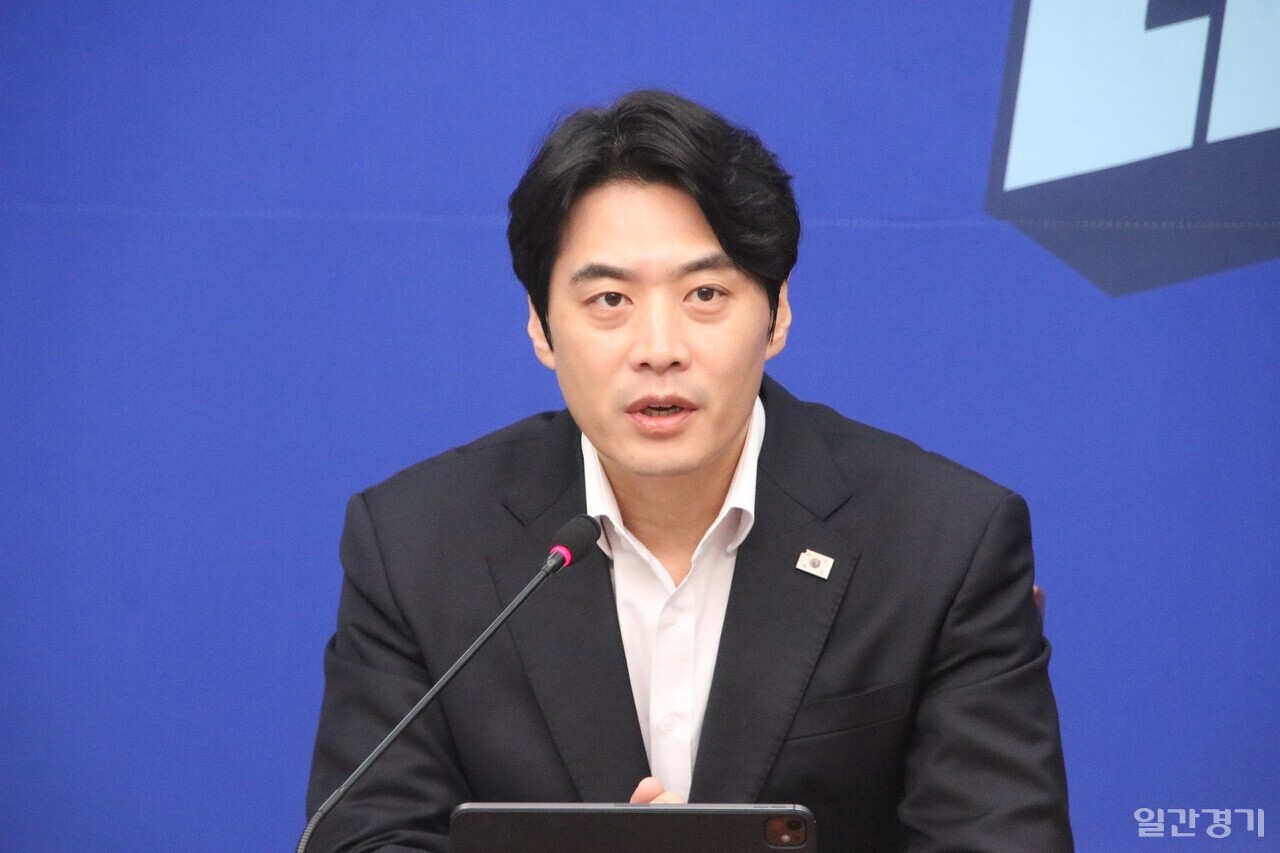 한준호 민주당 최고위원은 7월25일 국회에서 열린 최고위원회의에서 국민의힘이 내부 혼란한 상황을 외부로 돌리기 위해 '국정운영 발목잡기'를 도가 넘어서게 하고 있다고 힐난했다.(사진=일간경기DB)