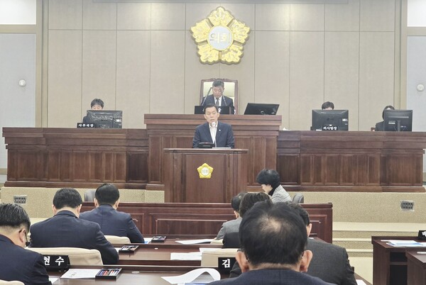 이재준 수원특례시장이 11월19일 제397회 제2차 정례회에서 발언하고 있다. (사진=김희열 기자)