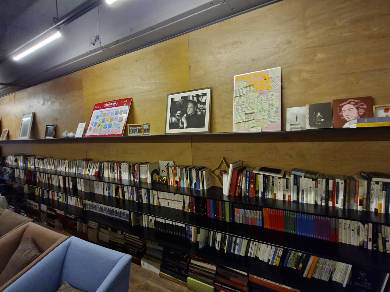 급격한 경제 성장 속 녹록지 않았던 농촌의 현장을 배우의 시선으로 담아내었던 그는, 이후 대한민국 최초로 두 차례 장관을 역임하며 저작권 강화의 기틀을 마련하는 등 문화 행정가로서도 굵직한 족적을 남겼다. (사진=김순철 기자)