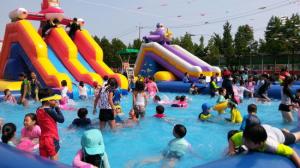 [내돈내산] 무더운 여름 아이들의 즐거운 물놀이 - 샤크 물놀이 겸용 에어바운스 구매후기